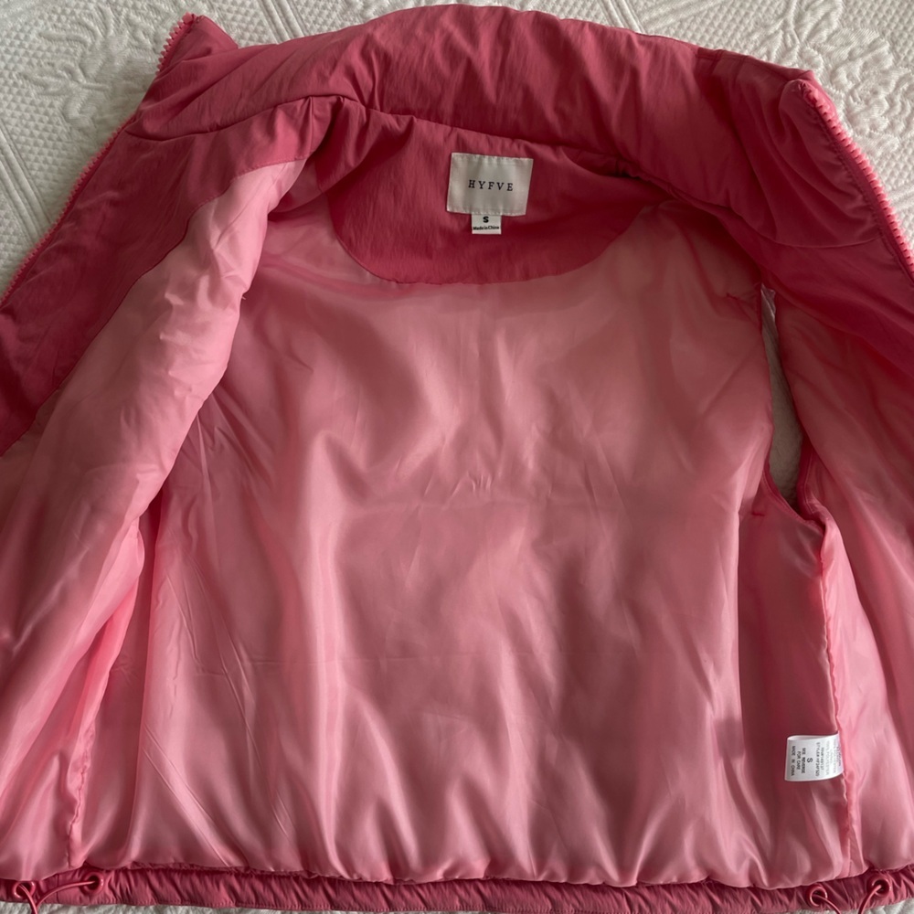 💕HYFVE Full Zip Puffer Vest Bubblegum/Barbie Pink Crop Small - Picture 5 of 9